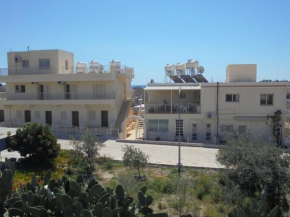 Niki Court Holiday Apartments